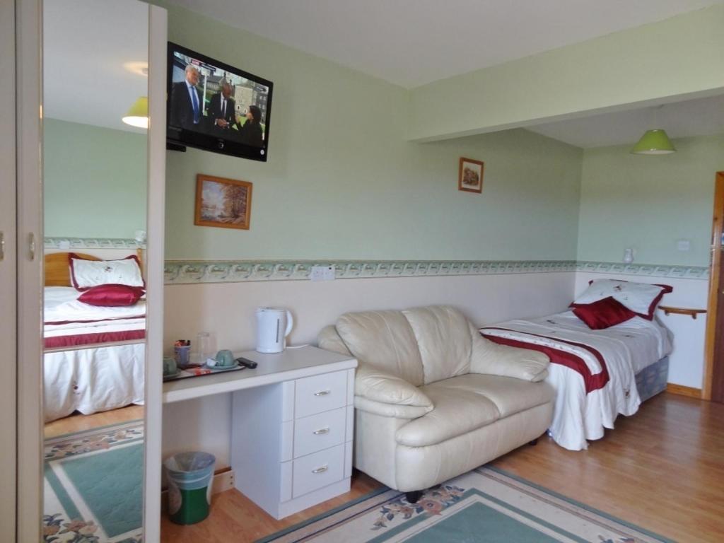 Glenmore House Балликасл Номер фото